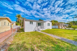 4345 SW 5th Terrace in Coral Gables, FL - Building Photo - Building Photo