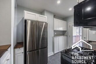 3716 W Belmont Ave, Unit 1S in Chicago, IL - Building Photo - Building Photo