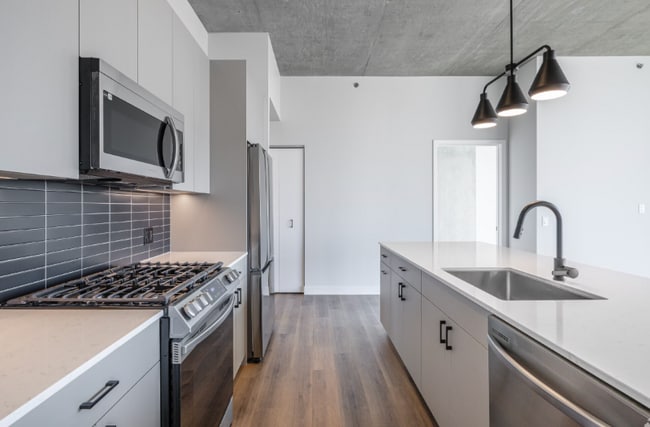 1112 W Carroll Ave in Chicago, IL - Building Photo - Building Photo