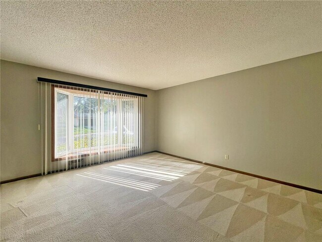 12940 Exley Ave in Apple Valley, MN - Building Photo - Building Photo