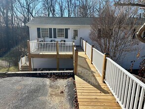 17 White Oak Dr in Verona, VA - Building Photo - Building Photo