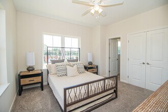 110 Ashley Ct in North Babylon, NY - Building Photo - Building Photo