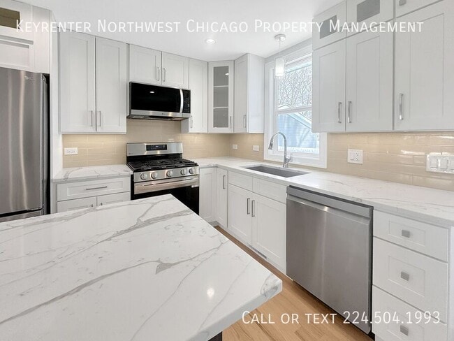 6310 Hilly Way in Cary, IL - Building Photo - Building Photo