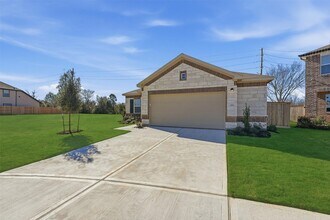 4506 Blue Mountain Laurel St in Pinehurst, TX - Foto de edificio - Building Photo