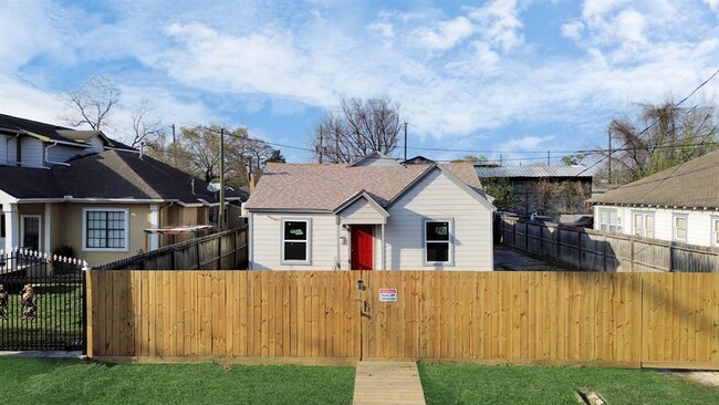 7019 Bonham St in Houston, TX - Building Photo - Building Photo