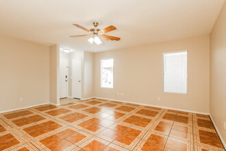 7231 W Hess Ave in Phoenix, AZ - Building Photo - Building Photo