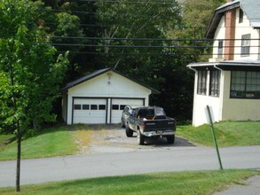 Penquis Journey House in Dexter, ME - Foto de edificio - Other