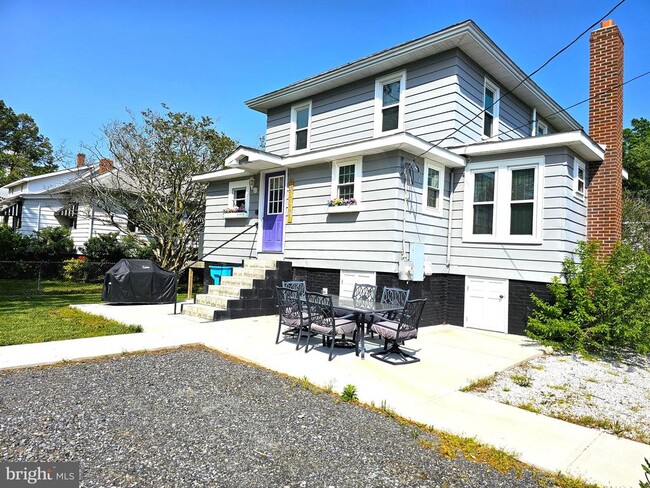 property at 407 Myrtle St