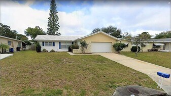 1468 S Evergreen Ave in Clearwater, FL - Building Photo