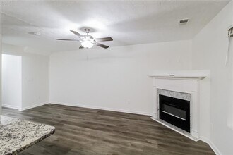 1350 Labonte Pkwy in Mcdonough, GA - Building Photo - Building Photo