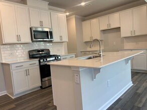 139 Iris Dr in Raleigh, NC - Building Photo - Building Photo