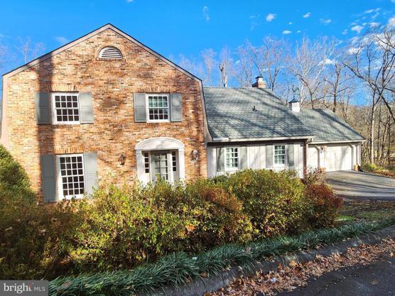 property at 11932 Ledgerock Ct