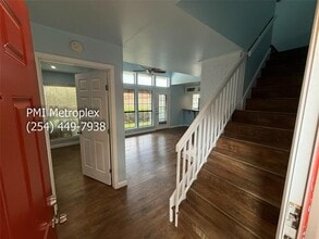 18240 Midway Rd in Dallas, TX - Foto de edificio - Building Photo