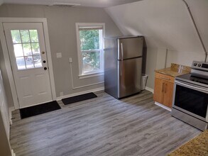 3607 Waukegan Rd, Unit A in McHenry, IL - Foto de edificio - Building Photo