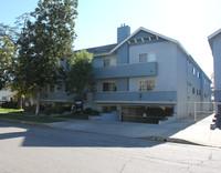 11176 Huston St in North Hollywood, CA - Foto de edificio - Building Photo