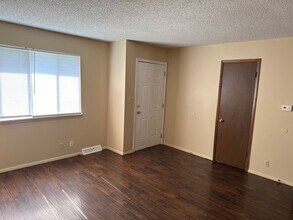 409 E Downing St in Springfield, MO - Building Photo - Building Photo