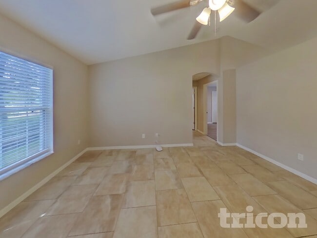 744 Tranquility St in Minneola, FL - Foto de edificio - Building Photo