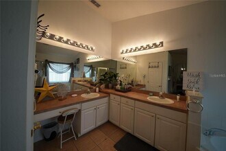 4742 Cumbrian Lakes Dr in Kissimmee, FL - Building Photo - Building Photo