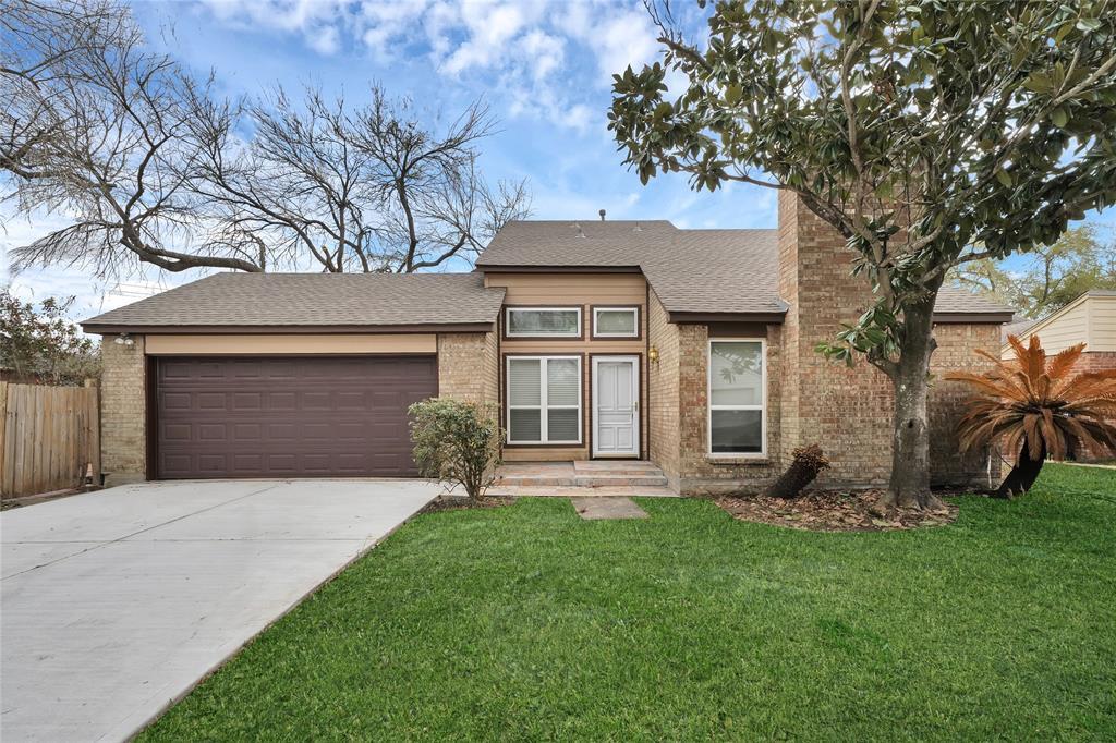 803 Chateau Pl in Richmond, TX - Building Photo