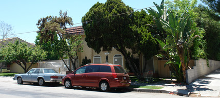 Etiwanda Villas in Reseda, CA - Building Photo - Building Photo