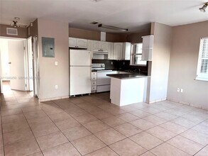 14140 NE 2nd Ct in Miami, FL - Building Photo - Building Photo