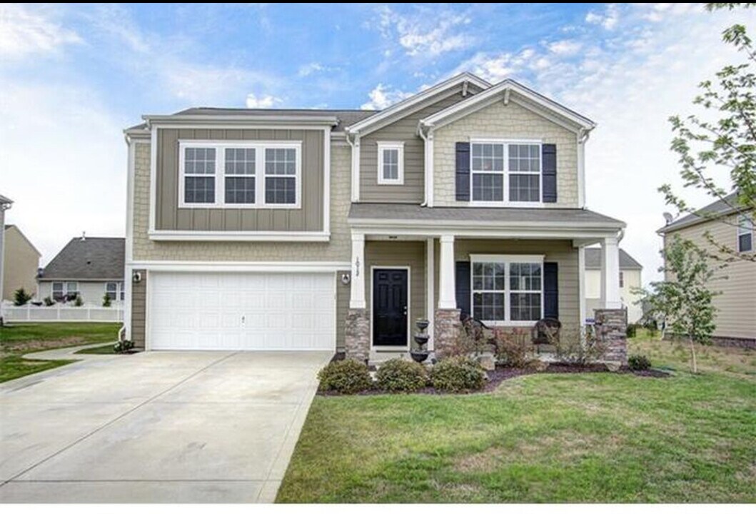 1012 Garden Web Rd in Indian Trail, NC - Building Photo