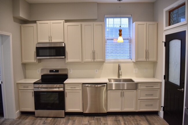 property at 4941 Shaw Ave