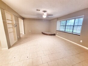 16311 Tibet Rd in Friendswood, TX - Building Photo - Building Photo