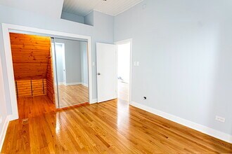 2532 N Ashland Ave in Chicago, IL - Foto de edificio - Building Photo