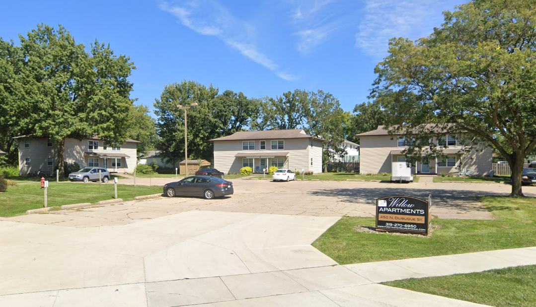 Willow Apartments in North Liberty, IA - Building Photo