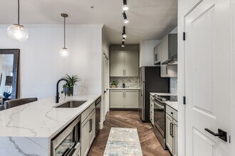552 Gillette St in Houston, TX - Building Photo - Building Photo