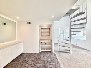 2287 Martinique Ln in Oxnard, CA - Building Photo - Building Photo