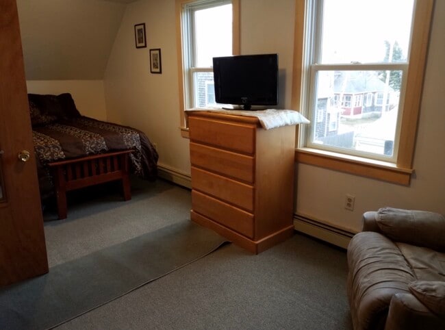 8 8th St in Wareham, MA - Foto de edificio - Building Photo