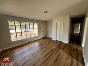 5645 Knollcrest Dr in Shreveport, LA - Building Photo - Building Photo