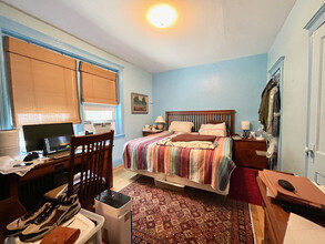 18 Alton Pl, Unit 1 in Brookline, MA - Building Photo - Building Photo