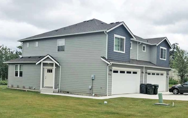 Hudson Heights Townhomes in Spanaway, WA - Building Photo - Building Photo