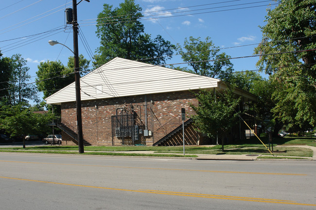 404 Linden Walk in Lexington, KY - Foto de edificio - Building Photo