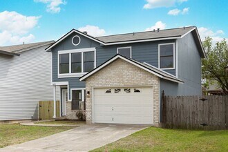 6870 Flaming Ridge Dr in Converse, TX - Building Photo - Building Photo