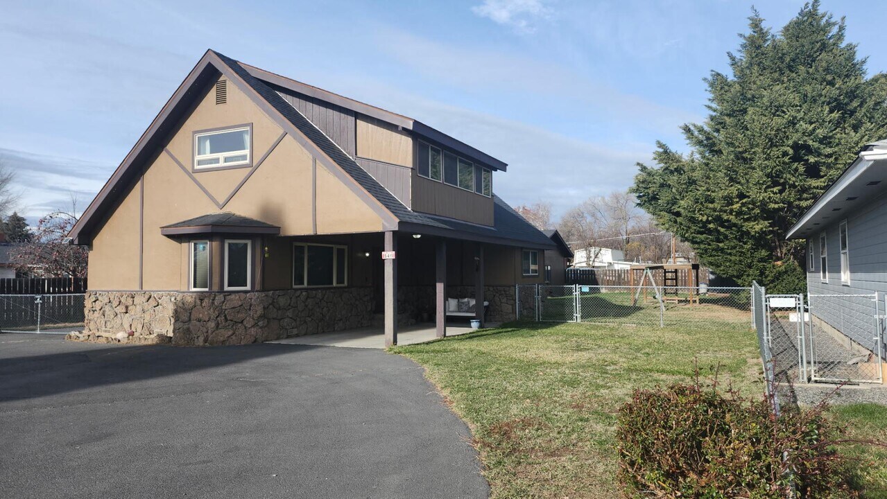 5415 Lockford Dr in Klamath Falls, OR - Building Photo