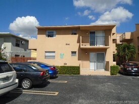 1241 NW 6th St in Miami, FL - Building Photo