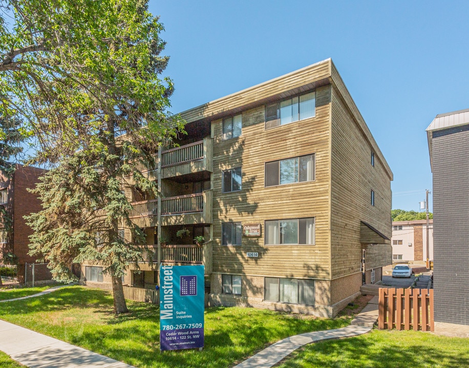 Cedarwood Arms in Edmonton, AB - Building Photo