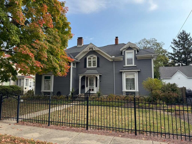 1004 Pearl St in Belvidere, IL - Building Photo