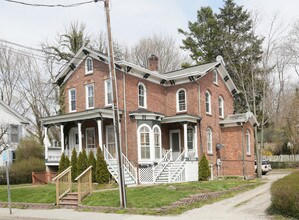 507 Main St in Port Jefferson, NY - Foto de edificio - Building Photo