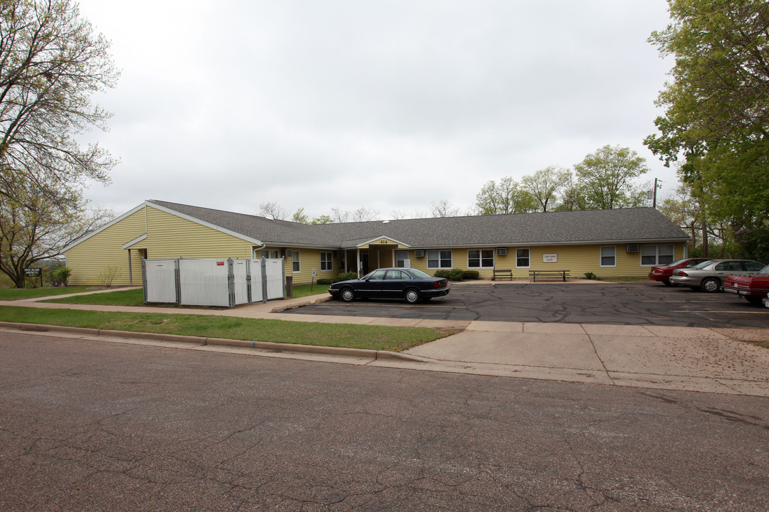 Hillside Apartments in Eau Claire, WI - Building Photo