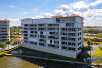 Venetian Bay in Palm Bay, FL - Foto de edificio - Building Photo