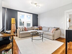 30 Putnam St in Somerville, MA - Building Photo - Building Photo