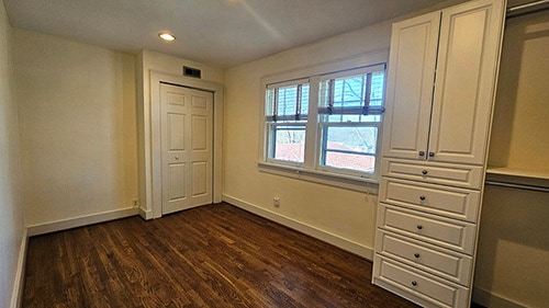 property at 2610 Woodlawn Dr