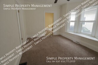 615 Mc Reynolds Ave NW in Grand Rapids, MI - Building Photo - Building Photo