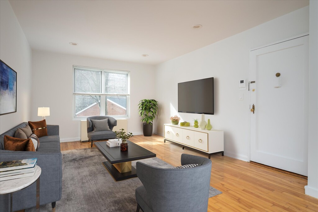 Flower Gardens Apartments in Roslyn, NY