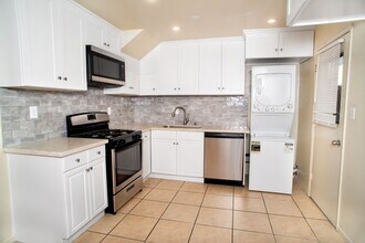 17151 Roscoe Blvd in Los Angeles, CA - Building Photo - Building Photo